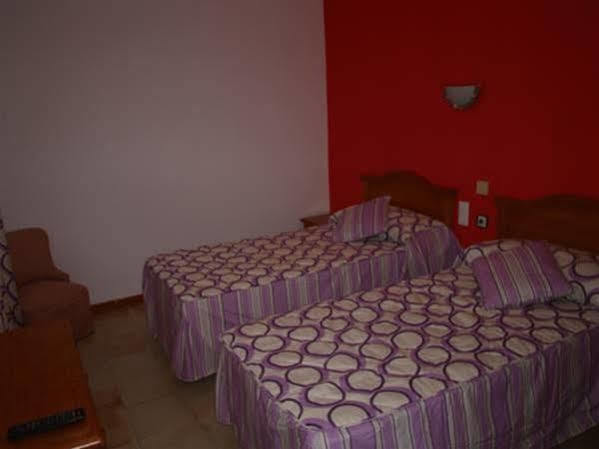Hotel San Vicente - Centro Playa Conil De La Frontera Zewnętrze zdjęcie